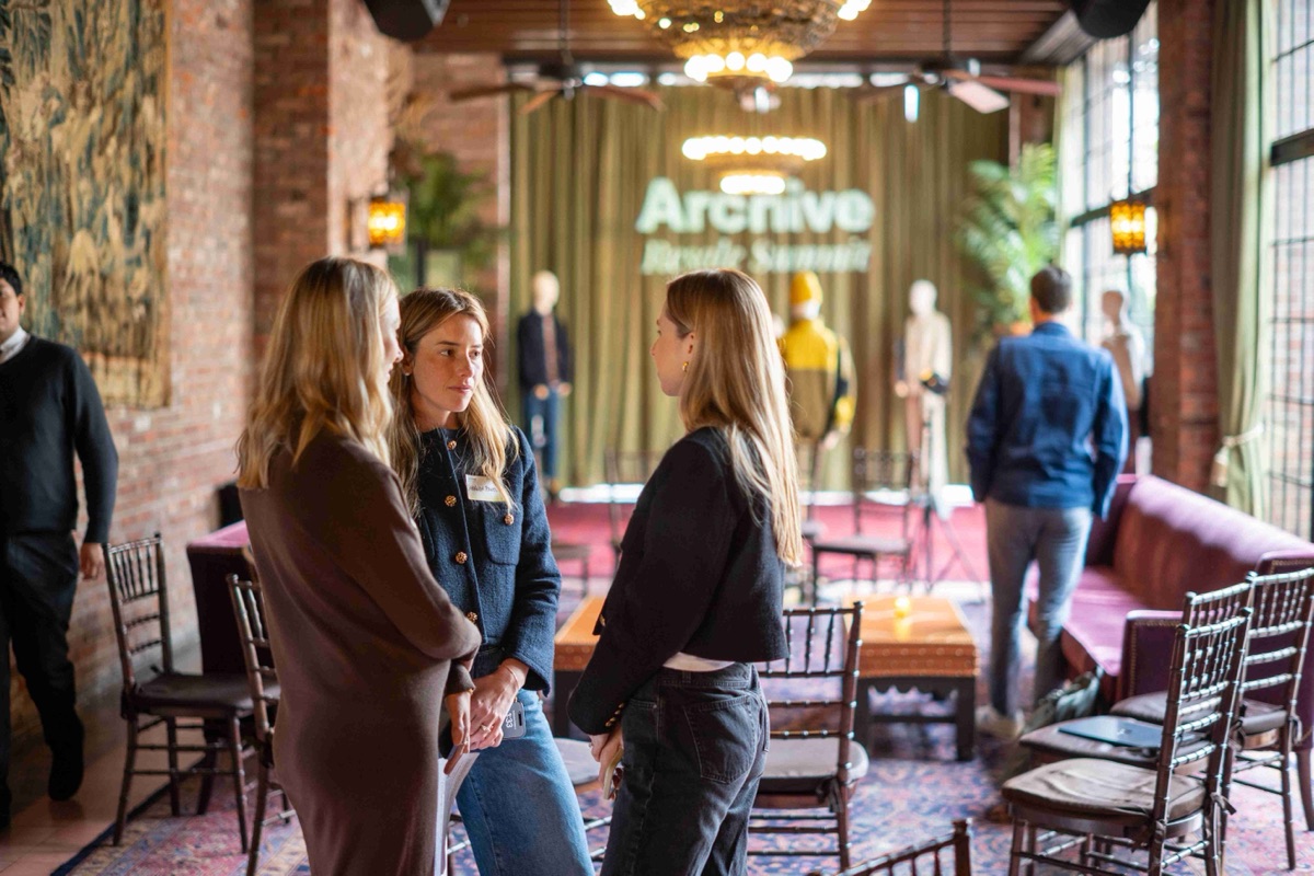 Guests networking between sessions